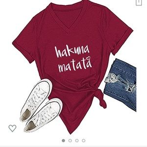 Burgundy hakuna Natalya v neck tee